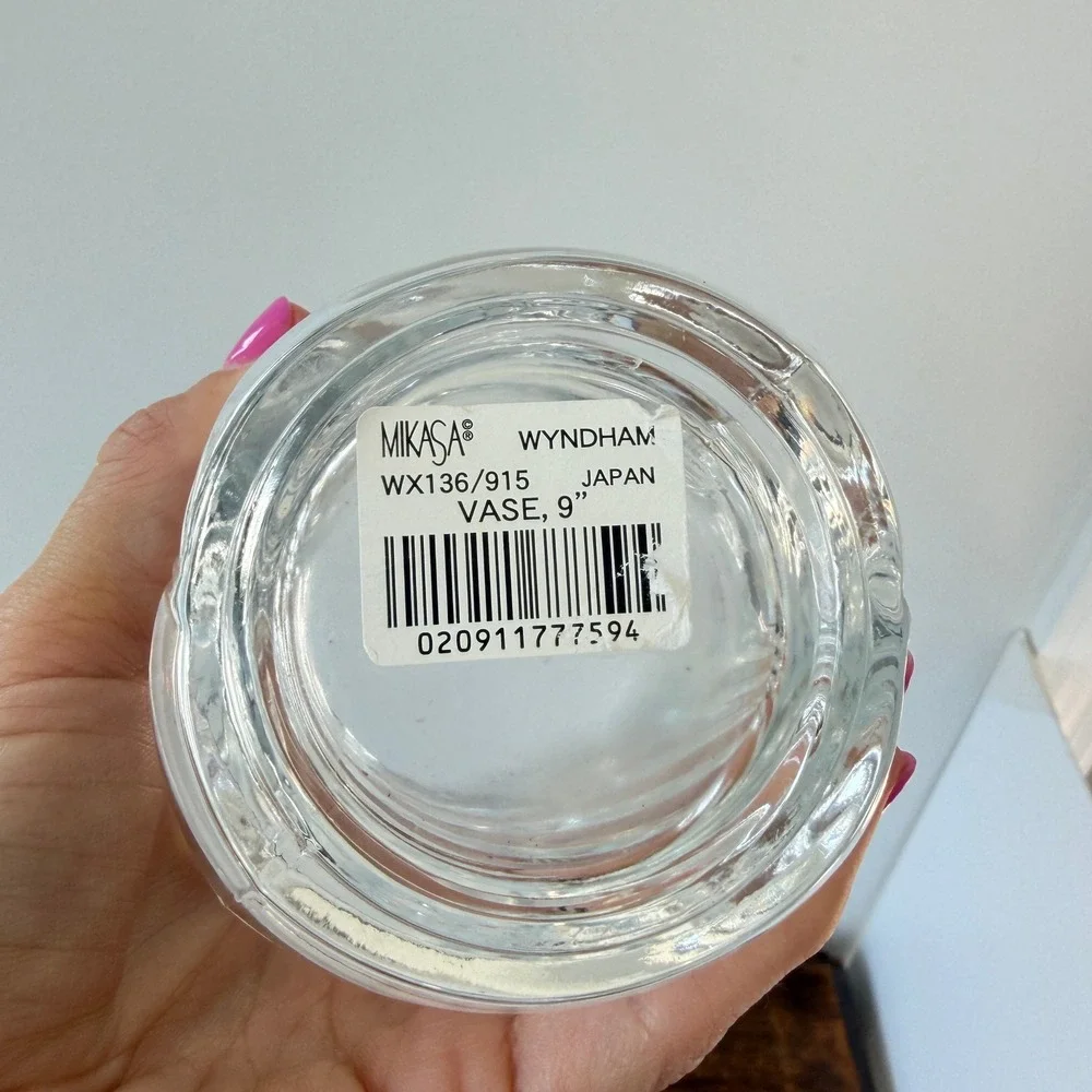Mikasa Wyndham Crystal Vase 9 Inch Ribbed Spiral Design Clear Japan WX136/915